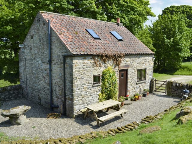 Romantic, 16th-century detached cottage | Grange Farm Cottage, Spaunton, near Lastingham