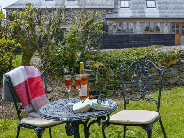 Peaceful sitting out area in the garden | Lilly&rsquo;s, Boyton, near Launceston