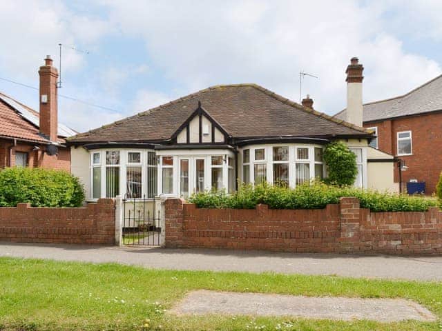 Attractive detached single storey holiday home | Comyn, Bridlington