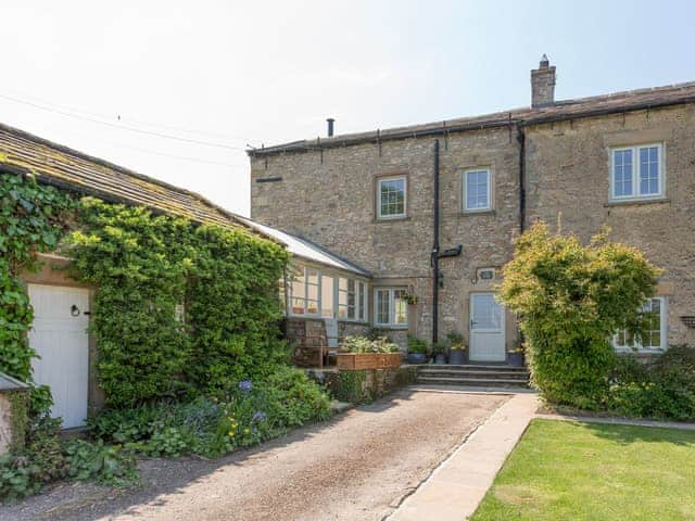 Lovingly converted holiday home | The Barn - Oak Tree Farm, West Witton, near Leyburn