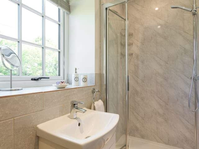 Modern shower room | The Barn - Oak Tree Farm, West Witton, near Leyburn