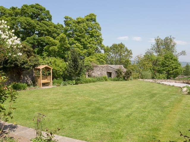 Large lawned garden | The Barn - Oak Tree Farm, West Witton, near Leyburn