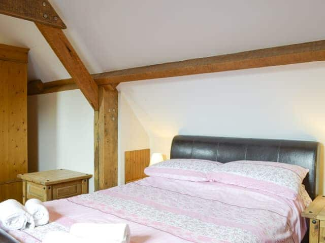 Relaxing master bedroom | Broad Leaf - Struncheon Hill Farm, Brandesburton, near Bridlington