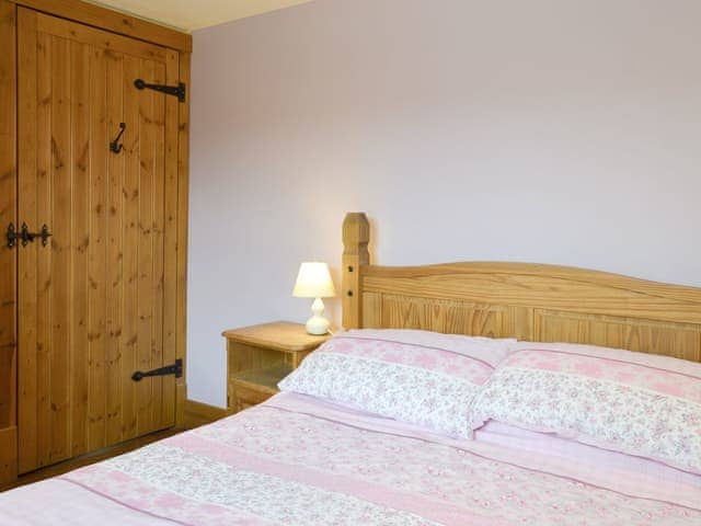 Comfortable double bedroom | Broad Leaf - Struncheon Hill Farm, Brandesburton, near Bridlington