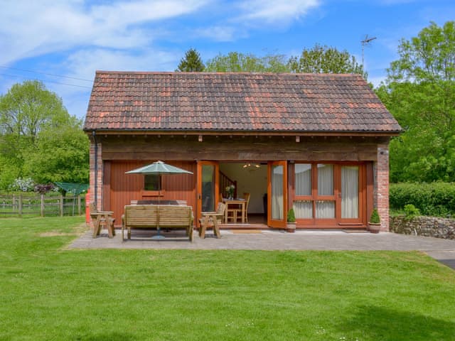 Charming holiday property | Apple Barrel Barn, Dunkeswell Abbey, near Honiton