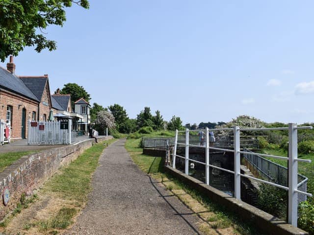 Surrounding area | Lapwing, Yarmouth