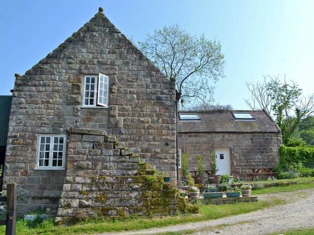 Delightful property | Shire Cottage - Leashaw Farm, Whatstandwell, near Matlock