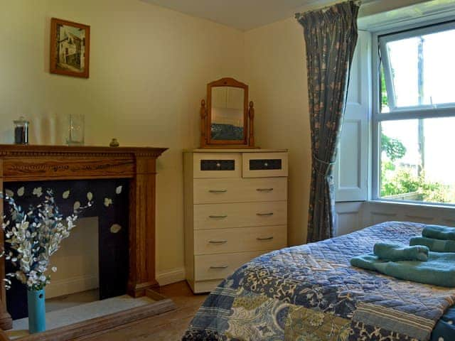 Comfortable double bedroom | Foldgate, Corney