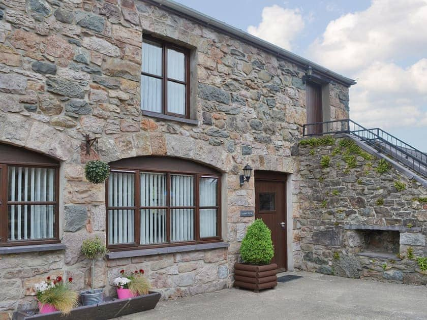 Exterior | Llofft Yr Yd - Parciau Farm Cottages, Caernarfon