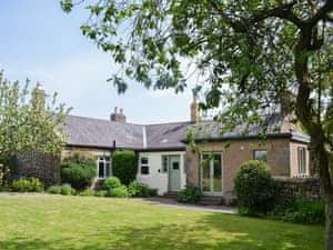 Charming single storey holiday cottage | Fallodon Burnhouses, near Beadnell