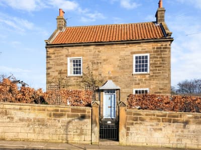 Wonderful double fronted detached holiday home | Rose Cottage, Fylingthorpe, near Whitby