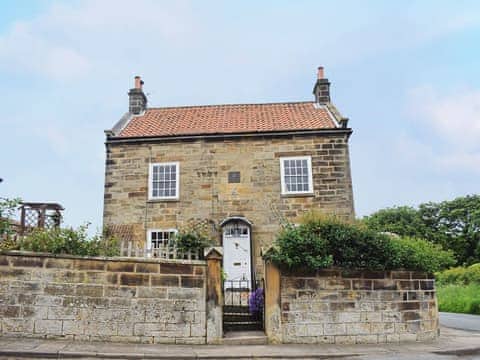 Wonderful double fronted detached holiday home | Rose Cottage, Fylingthorpe, near Whitby