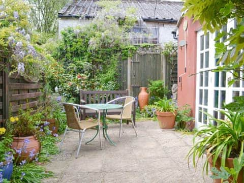 Lovely patio area | Wisteria Cottage, Aylsham