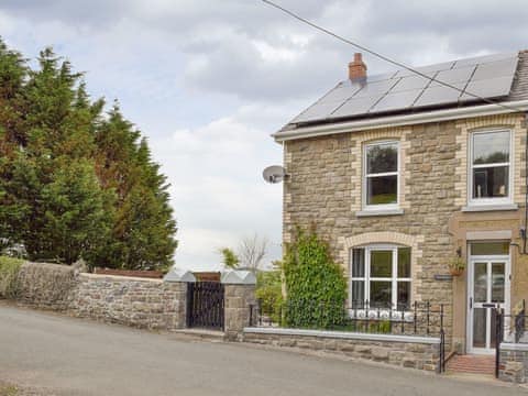 Attractive semi-detached cottage | Awelfryn, Llandybie, near Llandeilo