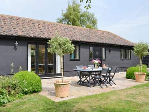 Delightful holiday cottage with enclosed garden | The Stables, Occold, near Eye