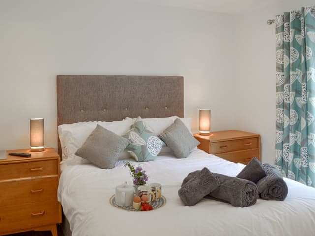 Comfortable double bedroom | Samphire Lodge, Brixham