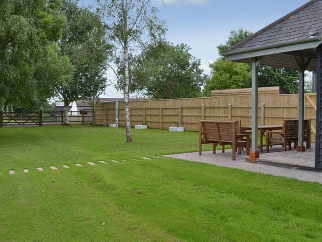 Holiday home with covered veranda | Robin Cottage - Higher Tor Cottages, East Ogwell, near Newton Abbot