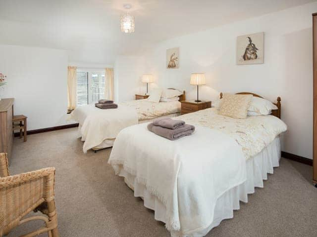 Good-sized twin bedroom | Seascape - Proctors Stead Cottages, Dunstan, near Craster