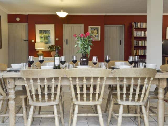 Ample dining space | Holly Cottage, Pett