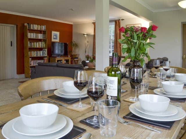 Spacious open plan living and dining room | Holly Cottage, Pett