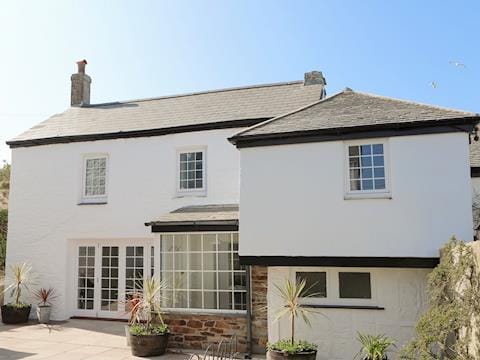 Attractive holiday home | Manor Cottage, West Pentire