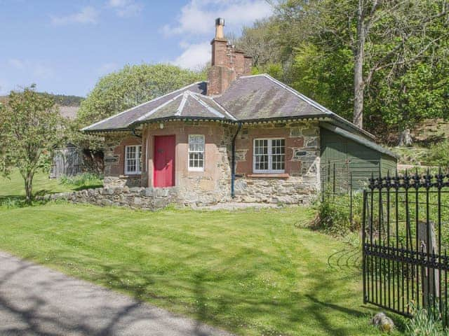 Exterior | Katy&rsquo;s Cottage, Glenprosen, by Kirriemuir