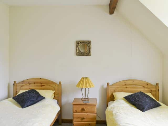 Twin bedroom | Violets, Shipbourne, nr. Sevenoaks