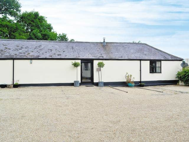 Exterior | Whitebridge Farm Holiday Cottages - Pond Cottage, Semley, Shaftesbury