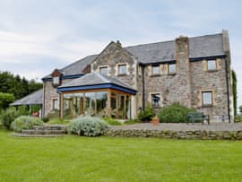 Oldfield, sleeps 12 in Duns.