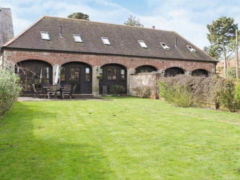 Exterior | Swallow Cottage, Apse Wood, nr. Shanklin