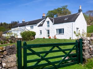 Exterior | Caddleton Farmhouse, Ardmaddy Castle, nr. Oban