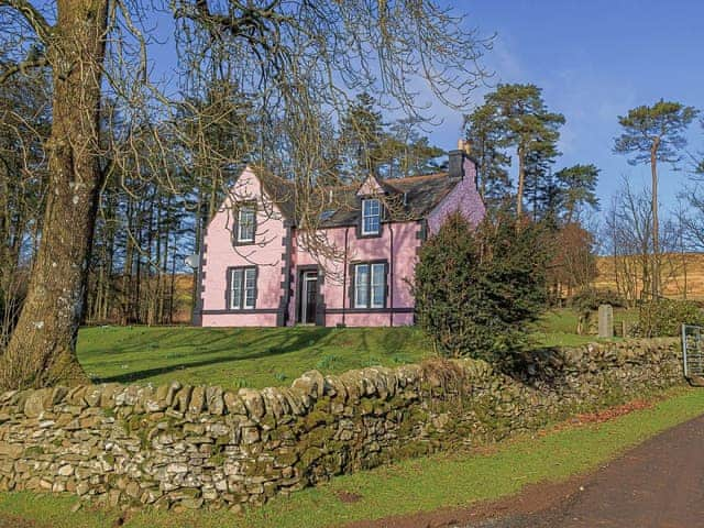 Impressive detached farmhouse | The Glen Farmhouse - Lincluden Estate, Shawhead, Dumfries