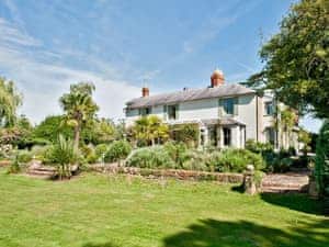 Exterior | Bellevue, Harewood End