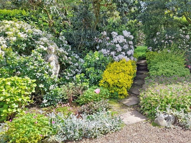 Garden | Church Farm Cottages - Stables, Lower Gresham