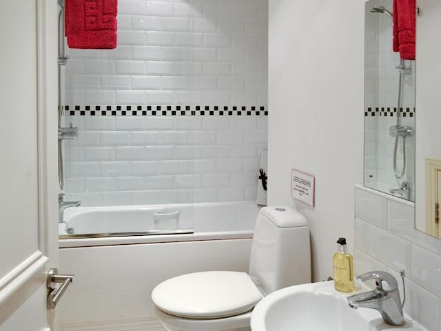 Bathroom with shower over bath | City Apartment 3, York