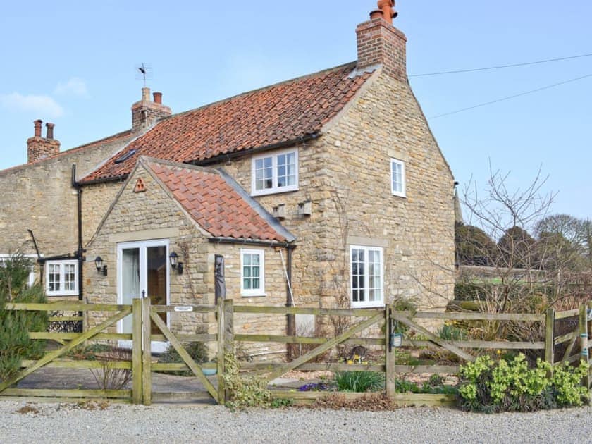Exterior | West End Farm Cottages - Dragonfly Cottage, Brompton by Sawdon