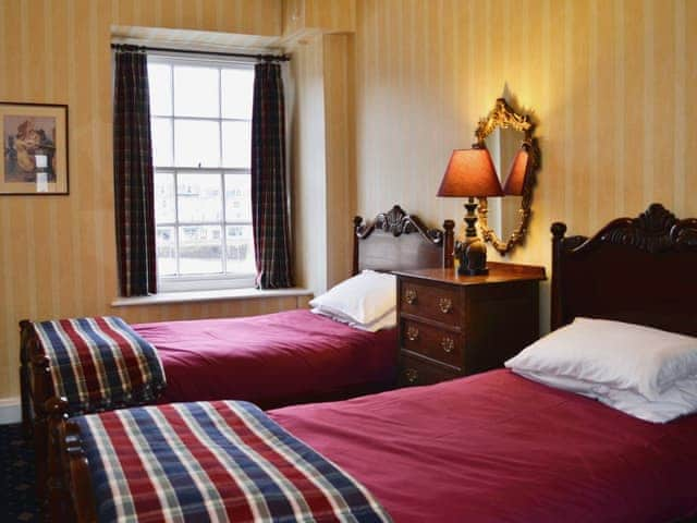 Twin bedroom | The Admiral&rsquo;s House - Nelson, Ilfracombe