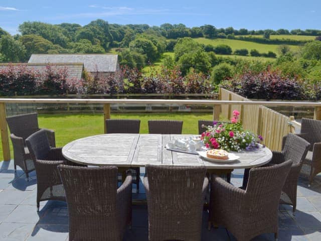 Charming sitting out area | Meadow Mews, Chillington, near Kingsbridge