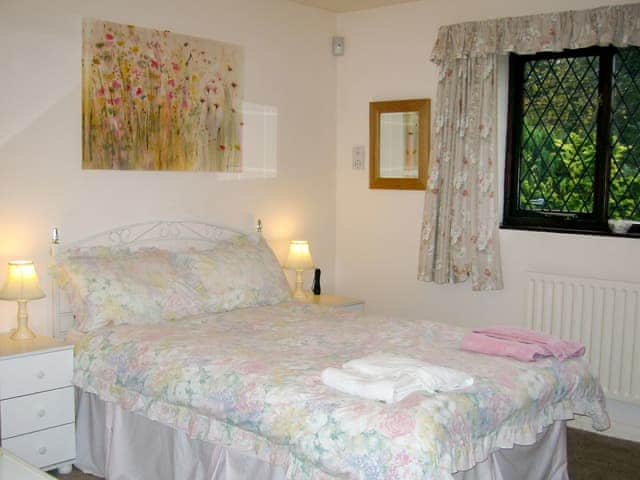 Double bedroom | Chestnut Cottage - Prestfield Grange, Old Brampton, near Chesterfield