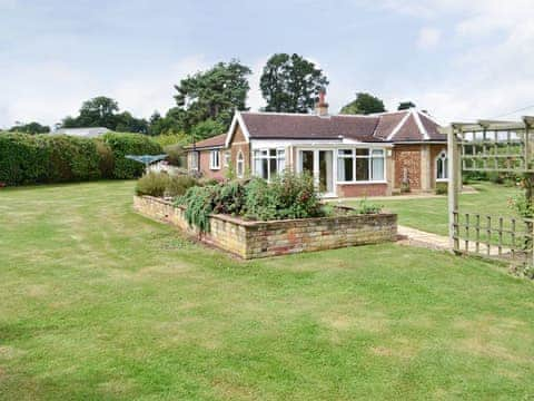 Exterior | Gamekeeper&rsquo;s Cottage, North Runcton, Kings Lynn