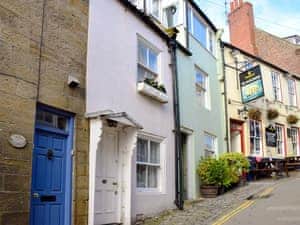 Delightful little Grade II listed fisherman&rsquo;s cottage | St Robert&rsquo;s Chantry, Robin Hoods Bay, near Whitby