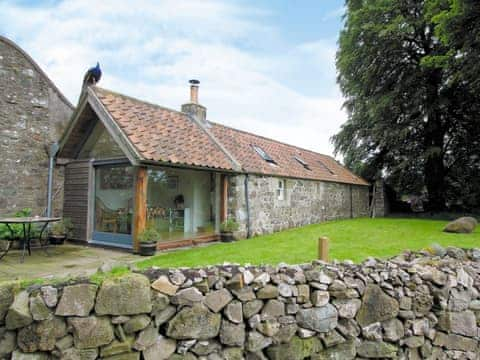 Unique detached cottage set in the grounds of Tullibole Castle | Tullibole Castle Longhouse, Crook of Devon