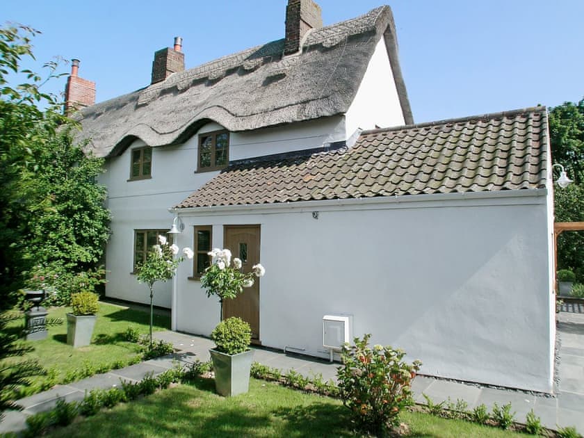 May Cottage Ref Cyz In Bacton Near North Walsham Norfolk