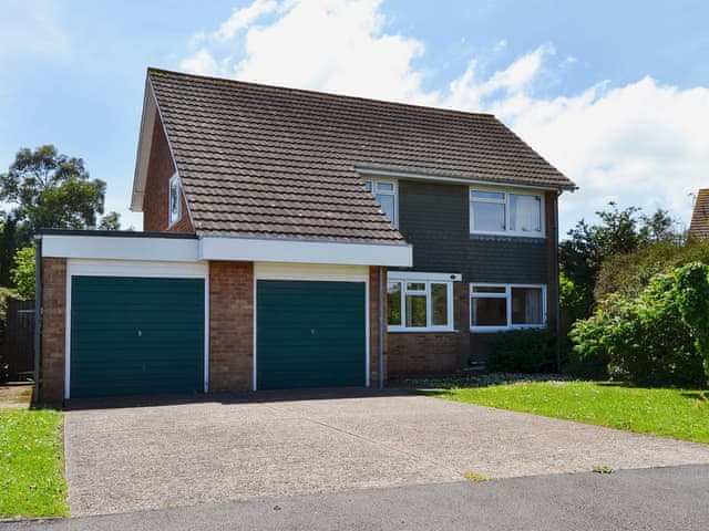 Spacious, detached house | Far Horizons, Seaview