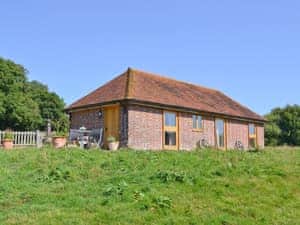Exterior | Coblye Barn, Battle
