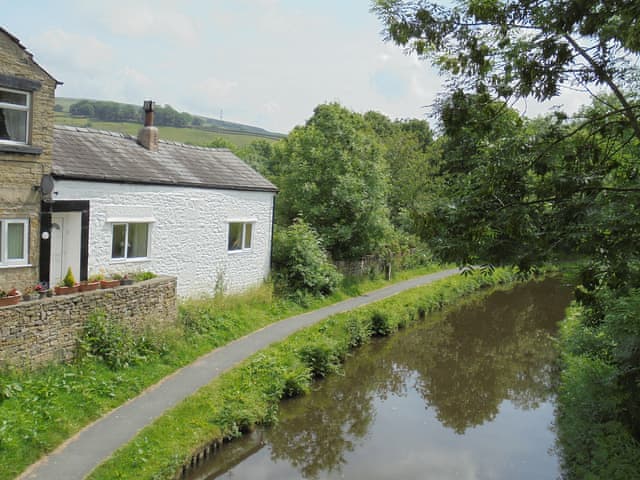 Exterior | The White Cottage, Furness Vale, nr. Whaley Bridge