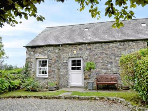 Exterior | Shippen Cottage, Llys-y-Fran