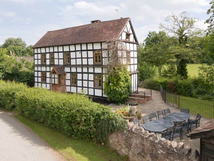 Impressive historic property | Brook House - Netherley Hall Cottages, Mathon, near Malvern