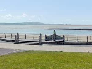 View | Beachlands, Gogledd