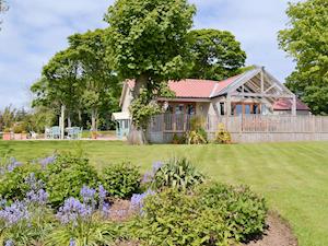 Attractive property in mature garden | The Pavilion, Killerby, near Scarborough